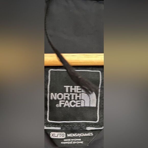 North Face Gray & Black Zip Up Logo Jacket. Coat. MINOR & FIXABLE FLAW. XL. - Picture 9 of 10